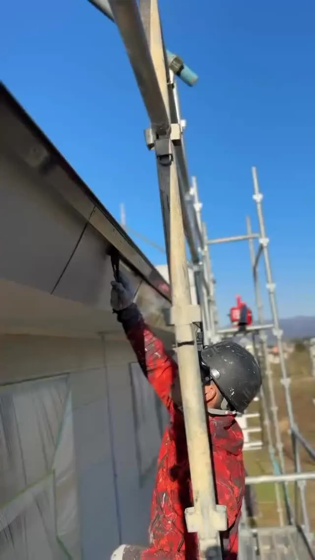 米沢市で破風塗装頑張ってます♪